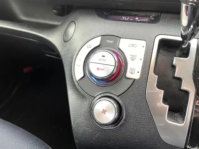 トヨタ シエンタ G 福井県 2017(平29)年 8.4万km ホワイトパールクリスタルシャイン 社外ＳＤナビ　型式：ＣＮ－ＲＥ０３ＷＤ/（Ｉｐｏｄ／ＴＶ／ＣＤ／ＤＶＤ／ＢＴ／ＦＭ／ＡＭ）/両側パワースライドドア/純正ビルトインＥＴＣ/７人乗り仕様/純正ＬＥＤヘッドライト/トヨタセーフティセンス