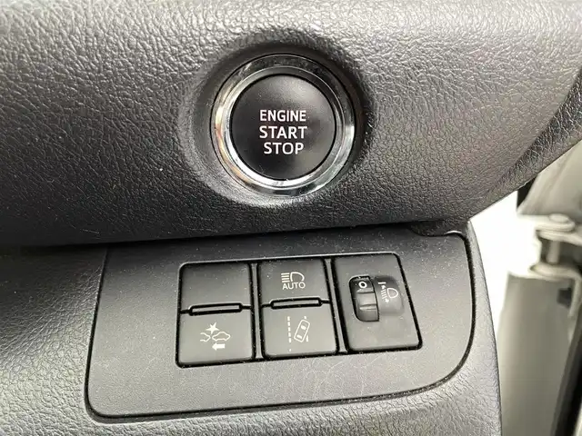 トヨタ シエンタ G 福井県 2017(平29)年 8.4万km ホワイトパールクリスタルシャイン 社外ＳＤナビ　型式：ＣＮ－ＲＥ０３ＷＤ/（Ｉｐｏｄ／ＴＶ／ＣＤ／ＤＶＤ／ＢＴ／ＦＭ／ＡＭ）/両側パワースライドドア/純正ビルトインＥＴＣ/７人乗り仕様/純正ＬＥＤヘッドライト/トヨタセーフティセンス