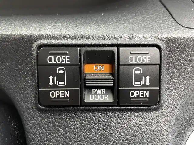 トヨタ シエンタ G 福井県 2017(平29)年 8.4万km ホワイトパールクリスタルシャイン 社外ＳＤナビ　型式：ＣＮ－ＲＥ０３ＷＤ/（Ｉｐｏｄ／ＴＶ／ＣＤ／ＤＶＤ／ＢＴ／ＦＭ／ＡＭ）/両側パワースライドドア/純正ビルトインＥＴＣ/７人乗り仕様/純正ＬＥＤヘッドライト/トヨタセーフティセンス