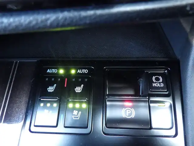 レクサス ＲＸ 450h Fスポーツ 千葉県 2018(平30)年 5.3万km ホワイトノーヴァガラスフレーク Lexus Safety System+/・プリクラッシュセーフティ/・レーンディパーチャーアラート/・オートハイビーム/・レーダークルーズコントロール/・ブラインドスポットモニター/・RCTA（リヤクロストラフィックアラート）/パワーバックドア/ブラックレザーシート/前席パワーシート/エアシート/シートヒーター/リア電動リクライニングシート/純正SDナビ/地デジTV/【BD/DVD/CD再生機能　Bluetooth接続】/バックカメラ/革巻きステアリング/ステアリングスイッチ/パドルシフト/ETC（2.0）/3眼LEDヘッドライト/フォグライト/ウインカーミラー/クリアランスソナー/純正20インチアルミホイル/サイド/カーテンエアバッグ/スマートキー