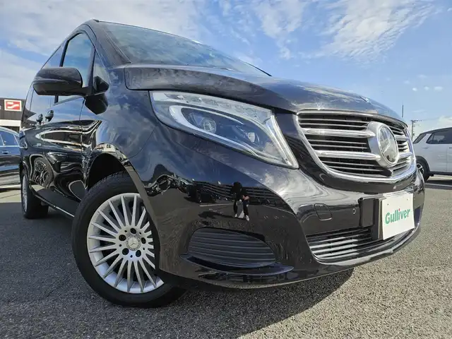 メルセデス・ベンツ Ｖ２２０ d 香川県 2016(平28)年 8.4万km オブシディアンブラックM レーダーセーフティパッケージ/純正8.4型ナビ/フルセグTV/カロッツェリア後席フリップダウンモニター/両側パワースライドドア/パワーバックドア/360°カメラシステム/ETC2.0/前後ドライブレコーダー/ディストロニックプラス/パークトロニック/レーンキーピングアシスト/衝突警告システム/PRE-SAFE/ターボ/LEDヘッドランプ/インテリジェントライトシステム/アダプティブハイビームシステム/革巻きステアリング/ステアリングスイッチ/前席メモリー機能付パワーシート/前席シートヒーター/純正17インチアルミホイール/スマートキー/禁煙車