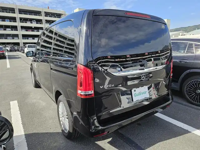 メルセデス・ベンツ Ｖ２２０ d 香川県 2016(平28)年 8.4万km オブシディアンブラックM レーダーセーフティパッケージ/純正8.4型ナビ/フルセグTV/カロッツェリア後席フリップダウンモニター/両側パワースライドドア/パワーバックドア/360°カメラシステム/ETC2.0/前後ドライブレコーダー/ディストロニックプラス/パークトロニック/レーンキーピングアシスト/衝突警告システム/PRE-SAFE/ターボ/LEDヘッドランプ/インテリジェントライトシステム/アダプティブハイビームシステム/革巻きステアリング/ステアリングスイッチ/前席メモリー機能付パワーシート/前席シートヒーター/純正17インチアルミホイール/スマートキー/禁煙車