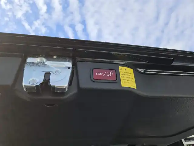 メルセデス・ベンツ Ｖ２２０ d 香川県 2016(平28)年 8.4万km オブシディアンブラックM レーダーセーフティパッケージ/純正8.4型ナビ/フルセグTV/カロッツェリア後席フリップダウンモニター/両側パワースライドドア/パワーバックドア/360°カメラシステム/ETC2.0/前後ドライブレコーダー/ディストロニックプラス/パークトロニック/レーンキーピングアシスト/衝突警告システム/PRE-SAFE/ターボ/LEDヘッドランプ/インテリジェントライトシステム/アダプティブハイビームシステム/革巻きステアリング/ステアリングスイッチ/前席メモリー機能付パワーシート/前席シートヒーター/純正17インチアルミホイール/スマートキー/禁煙車