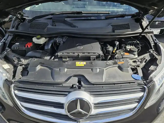 メルセデス・ベンツ Ｖ２２０ d 香川県 2016(平28)年 8.4万km オブシディアンブラックM レーダーセーフティパッケージ/純正8.4型ナビ/フルセグTV/カロッツェリア後席フリップダウンモニター/両側パワースライドドア/パワーバックドア/360°カメラシステム/ETC2.0/前後ドライブレコーダー/ディストロニックプラス/パークトロニック/レーンキーピングアシスト/衝突警告システム/PRE-SAFE/ターボ/LEDヘッドランプ/インテリジェントライトシステム/アダプティブハイビームシステム/革巻きステアリング/ステアリングスイッチ/前席メモリー機能付パワーシート/前席シートヒーター/純正17インチアルミホイール/スマートキー/禁煙車