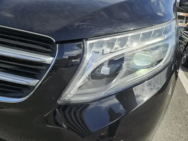 メルセデス・ベンツ Ｖ２２０ d 香川県 2016(平28)年 8.4万km オブシディアンブラックM レーダーセーフティパッケージ/純正8.4型ナビ/フルセグTV/カロッツェリア後席フリップダウンモニター/両側パワースライドドア/パワーバックドア/360°カメラシステム/ETC2.0/前後ドライブレコーダー/ディストロニックプラス/パークトロニック/レーンキーピングアシスト/衝突警告システム/PRE-SAFE/ターボ/LEDヘッドランプ/インテリジェントライトシステム/アダプティブハイビームシステム/革巻きステアリング/ステアリングスイッチ/前席メモリー機能付パワーシート/前席シートヒーター/純正17インチアルミホイール/スマートキー/禁煙車