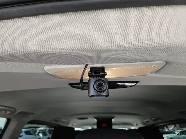 メルセデス・ベンツ Ｖ２２０ d 香川県 2016(平28)年 8.4万km オブシディアンブラックM レーダーセーフティパッケージ/純正8.4型ナビ/フルセグTV/カロッツェリア後席フリップダウンモニター/両側パワースライドドア/パワーバックドア/360°カメラシステム/ETC2.0/前後ドライブレコーダー/ディストロニックプラス/パークトロニック/レーンキーピングアシスト/衝突警告システム/PRE-SAFE/ターボ/LEDヘッドランプ/インテリジェントライトシステム/アダプティブハイビームシステム/革巻きステアリング/ステアリングスイッチ/前席メモリー機能付パワーシート/前席シートヒーター/純正17インチアルミホイール/スマートキー/禁煙車