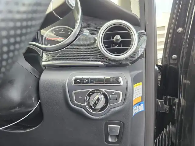 メルセデス・ベンツ Ｖ２２０ d 香川県 2016(平28)年 8.4万km オブシディアンブラックM レーダーセーフティパッケージ/純正8.4型ナビ/フルセグTV/カロッツェリア後席フリップダウンモニター/両側パワースライドドア/パワーバックドア/360°カメラシステム/ETC2.0/前後ドライブレコーダー/ディストロニックプラス/パークトロニック/レーンキーピングアシスト/衝突警告システム/PRE-SAFE/ターボ/LEDヘッドランプ/インテリジェントライトシステム/アダプティブハイビームシステム/革巻きステアリング/ステアリングスイッチ/前席メモリー機能付パワーシート/前席シートヒーター/純正17インチアルミホイール/スマートキー/禁煙車