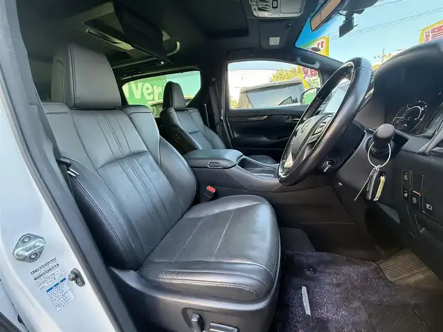 トヨタ アルファードハイブリット エグゼクティブ ラウンジ S 千葉県 2020(令2)年 5.6万km ホワイトパールクリスタルシャイン モデリスタフルエアロ/ツインムーンルーフ/純正メモリーナビ/フルセグ/CD/DVD/BT/USB/JBLプレミアムサウンド/パノラミックビューモニター/リヤエンターテイメントシステム/後席用フリップダウンモニター/パワーバックドア/両側パワースライドドア/デジタルインナーミラー/トヨタセーフティセンス/レーダークルーズコントロール/プリクラッシュセーフティ/レーンキープアシスト/レザーシート/1～2列目パワーシート/シートヒーター/ベンチレーション/ドライブレコーダー/ETC2.0/ステアリングヒーター/オートハイビーム/LEDヘッドライト/フォグランプ/スマートキー×2