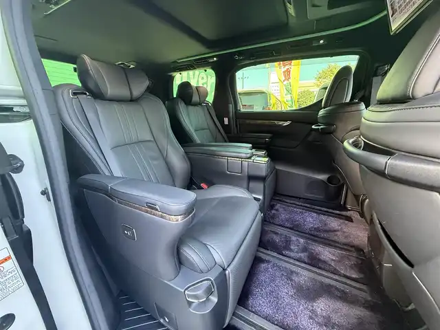 トヨタ アルファードハイブリット エグゼクティブ ラウンジ S 千葉県 2020(令2)年 5.6万km ホワイトパールクリスタルシャイン モデリスタフルエアロ/ツインムーンルーフ/純正メモリーナビ/フルセグ/CD/DVD/BT/USB/JBLプレミアムサウンド/パノラミックビューモニター/リヤエンターテイメントシステム/後席用フリップダウンモニター/パワーバックドア/両側パワースライドドア/デジタルインナーミラー/トヨタセーフティセンス/レーダークルーズコントロール/プリクラッシュセーフティ/レーンキープアシスト/レザーシート/1～2列目パワーシート/シートヒーター/ベンチレーション/ドライブレコーダー/ETC2.0/ステアリングヒーター/オートハイビーム/LEDヘッドライト/フォグランプ/スマートキー×2