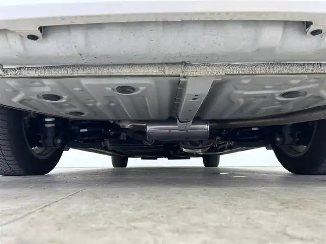 トヨタ ヴォクシー ZS 煌 千葉県 2018(平30)年 4.7万km ホワイトパールクリスタルシャイン 禁煙車/トヨタセーフティセンス/・レーンディパーチャーアラート/・クリアランスソナー/・クルーズコントロール/両側パワースライドドア/純正10インチメモリナビ/・型番：NSZN-Z66T/・CD/DVD/Bluetooth/フルセグTV/・バックカメラ/・ビルトインETC2.0/12.1インチフリップダウンモニター/革巻きステアリング/・ステアリングスイッチ/MT付きAT/左右独立エアコン/純正フロアマット/純正16インチAW/オートライト/・オートマチックハイビーム/・LEDヘッドライト/・LEDフォグランプ