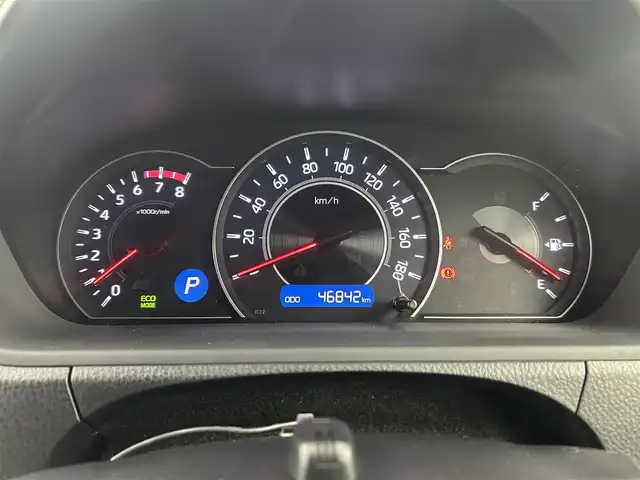 トヨタ ヴォクシー ZS 煌 千葉県 2018(平30)年 4.7万km ホワイトパールクリスタルシャイン 禁煙車/トヨタセーフティセンス/・レーンディパーチャーアラート/・クリアランスソナー/・クルーズコントロール/両側パワースライドドア/純正10インチメモリナビ/・型番：NSZN-Z66T/・CD/DVD/Bluetooth/フルセグTV/・バックカメラ/・ビルトインETC2.0/12.1インチフリップダウンモニター/革巻きステアリング/・ステアリングスイッチ/MT付きAT/左右独立エアコン/純正フロアマット/純正16インチAW/オートライト/・オートマチックハイビーム/・LEDヘッドライト/・LEDフォグランプ