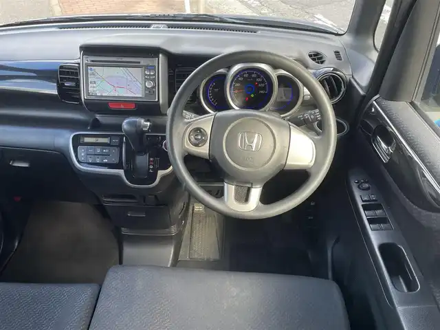 ホンダ Ｎ ＢＯＸ カスタム G Lパッケージ 福岡県 2012(平24)年 10.7万km プレミアムダイナミックブルーパール (株)IDOMが運営する【じしゃロン八幡西店】の自社ローン対象車両になります。こちらは現金ご利用時の価格です。自社ローンご希望の方は別途その旨お申付け下さい。/・ナビ（VXM-128VS）/・バックカメラ/・片側パワースライド/・ETC/・プッシュスタート/・純正フロアマット