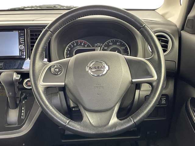 日産 デイズ ルークス ハイウェイスターX Gパッケージ 鹿児島県 2016(平28)年 5.2万km プレミアムパープルP 純正SDナビ/(BT/CD/DVD/AM/FM/フルセグTV)/全方位カメラ/両側パワースライドドア/エマージェンシーブレーキ/アイドリングストップ/ETC/バックカメラ/前方ドライブレコーダー/純正フロアマット/純正15インチアルミホイール/純正HIDヘッドライト/保証書/スペアキー/ベンチシート