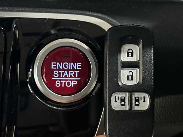 ホンダ Ｎ ＢＯＸ G L SSパッケージ 熊本県 2015(平27)年 6.2万km クッキークリーム 社外ＳＤナビ（ＣＤ/ＤＶＤ/フルセグ/ラジオ）/バックカメラ/ＥＴＣ/両側パワースライドドア/衝突軽減システム/横滑り防止装置/ステアリングスイッチ/プッシュスタート/スマートキー×２/ドアバイザー/純正フロアマット/リアサンシェード