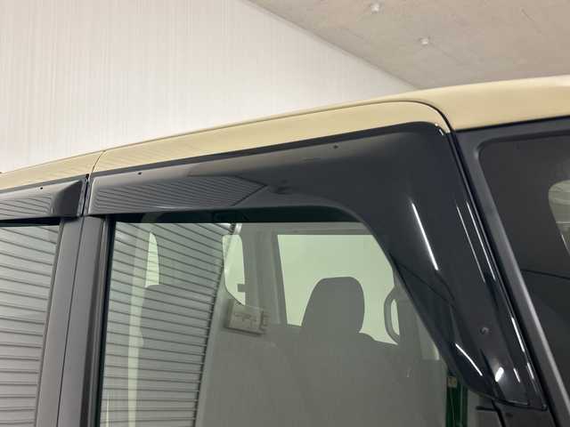 ホンダ Ｎ ＢＯＸ G L SSパッケージ 熊本県 2015(平27)年 6.2万km クッキークリーム 社外ＳＤナビ（ＣＤ/ＤＶＤ/フルセグ/ラジオ）/バックカメラ/ＥＴＣ/両側パワースライドドア/衝突軽減システム/横滑り防止装置/ステアリングスイッチ/プッシュスタート/スマートキー×２/ドアバイザー/純正フロアマット/リアサンシェード