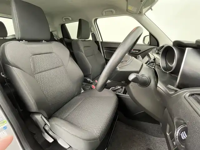 スズキ スイフト XG 道央・札幌 2017(平29)年 3万km スターシルバーメタリック ・４WD/・ケンウッド７型メモリーナビ/　CD/DVD/SD/BT/ワンセグTV/・バックカメラ/・D+N席シートヒーター/・トノカバー/・ハロゲンヘッドライト/・ヘッドランプレベライザー/・セキュリティアラーム/・プッシュスタート/・スマートキー/・スペアキー/・純正フロアマット/・取/保/・純正キャップ付スチールW（冬）/・積込：社外１５インチAW（夏/同サイズ/6分山）