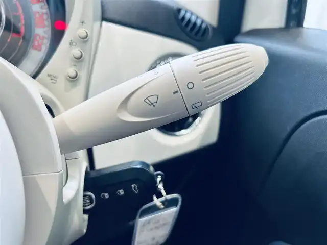 フィアット ５００ 1．2 カルト 大阪府 2022(令4)年 2.7万km ボサノバホワイト ワンオーナー/レザー調シートカバー/純正ディスプレイオーディオ/applecarplay/クルーズコントロール/純正14インチAW/ETC/ドラレコ/純正フロアマット/リモコンキー