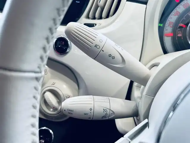 フィアット ５００ 1．2 カルト 大阪府 2022(令4)年 2.7万km ボサノバホワイト ワンオーナー/レザー調シートカバー/純正ディスプレイオーディオ/applecarplay/クルーズコントロール/純正14インチAW/ETC/ドラレコ/純正フロアマット/リモコンキー