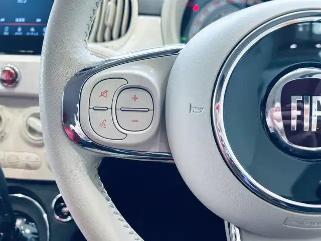 フィアット ５００ 1．2 カルト 大阪府 2022(令4)年 2.7万km ボサノバホワイト ワンオーナー/レザー調シートカバー/純正ディスプレイオーディオ/applecarplay/クルーズコントロール/純正14インチAW/ETC/ドラレコ/純正フロアマット/リモコンキー