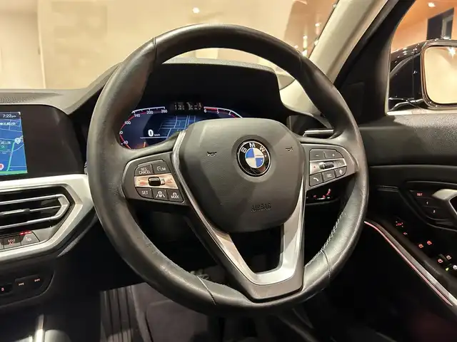 ＢＭＷ ３２０ｄ xDrive ツーリング 道央・札幌 2019(令1)年 5.2万km サファイアブラックP メタリックペイント/ハイラインパッケージ/　・ヴァーネスカレザーシート/　・ルーフレール/ランバーサポート/　・BMWIndividuaualエクステリアライン/プラスパッケージ/　・ハイグロスブラックインテリアトリム/アンビエントライト/　・LEDフォグ/コンフォートパッケージ/　・ラゲージコンパートメントパッケージ/　・ストレージパッケージ/HiFiスピーカー/パーキングアシストプラス/　・トップビュー+３Dビュー/サイドビューカメラ/PDC/ドライビングアシストプロフェッショナル