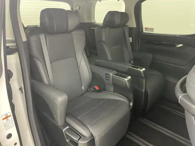 トヨタ アルファード S Cパッケージ 岡山県 2021(令3)年 4万km ホワイトパールクリスタルシャイン サンルーフ/１２．１インチフリップダウンモニター/純正９インチディスプレイオーディオ/フルセグTV/Bluetooth/Carplay/CD/DVDプレイヤー/USB接続/100V電源/前後ドライブレコーダー/デジタルインナーミラー/三眼LEDヘッドライト（Auto）/オートハイビーム/レーダークルーズコントロール/ビルトインETC/シートヒーター/エアシート/ステアリングヒーター/衝突軽減ブレーキシステム/両側電動スライドドア/バックカメラ/ブラインドスポットモニター/パワーシート/純正１８インチアルミホイール/オットマン/電動リアゲート