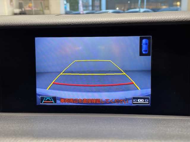 レクサス ＩＳ 300h Fスポーツ 宮城県 2013(平25)年 11万km ホワイトノーヴァガラスフレーク レクサスセフティシステムプラス/・プリクラッシュセーフティ/・交差点右左折支援/・緊急時操舵支援/・低速時加速抑制/・レーントレーシングアシスト/・車線維持支援機能/・車線逸脱警報機能/・車線逸脱抑制機能/・オートマチックハイビーム/・ロードサインアシスト/・先行車発進告知機能/・パーキングサポートブレーキ/・ポップアップフード/・ドライブスタートコントロール/・ヒルスタートアシストコントロール/・SRSエアバッグシステム/純正SDナビ/バックカメラ/クリアランスソナー/レーダークルーズコントロール/純正ドライブレコーダー/ビルドインETC/フルセグTV/パワーシート/ヒートシーター/エアシート/純正フロアマット