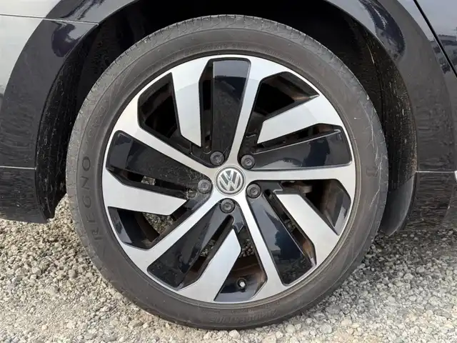 フォルクスワーゲン アルテオン TSI 4モーション Rライン 富山県 2019(令1)年 5.9万km 黒 4WD/純正ナビ/フルセグTV/パワーリアゲート/リアビューカメラ/ビルトインETC2.0/アダプティブクルーズコントロール/パーキングアシスト/オールインセーフティ/・レーンキープアシストシステム/・レーンチェンジアシストシステム/・ハイビームアシスト/・ドライバー疲労検知システム/・パークディスタンスコントロール/・オプティカルパーキングシステム/・リアトラフィックアラート/・プリクラッシュブレーキシステム/IC付ターボ/LEDヘッドランプ/本革巻きステアリング/パドルシフト/ナッパ革シート/前席シートヒーター/運転席パワーシート/純正19インチアルミホイール/キーレスアクセス/禁煙車