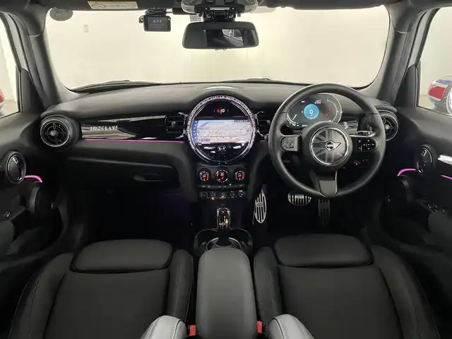 ＭＩＮＩ ＢＭＷ ミニ クーパー D ブリックレーンED 兵庫県 2022(令4)年 2.1万km ホワイト・シルバー 300台限定特別仕様車/純正ナビ/バックカメラ/ETC/レザーレットシート/シートヒーター/前後ドラレコ/コーナーセンサー/BT/USB
