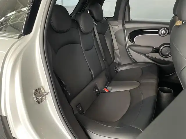 ＭＩＮＩ ＢＭＷ ミニ クーパー D ブリックレーンED 兵庫県 2022(令4)年 2.1万km ホワイト・シルバー 300台限定特別仕様車/純正ナビ/バックカメラ/ETC/レザーレットシート/シートヒーター/前後ドラレコ/コーナーセンサー/BT/USB