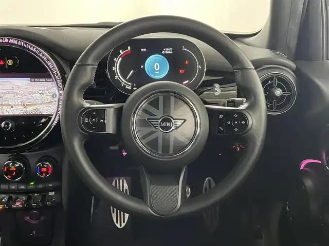 ＭＩＮＩ ＢＭＷ ミニ クーパー D ブリックレーンED 兵庫県 2022(令4)年 2.1万km ホワイト・シルバー 300台限定特別仕様車/純正ナビ/バックカメラ/ETC/レザーレットシート/シートヒーター/前後ドラレコ/コーナーセンサー/BT/USB