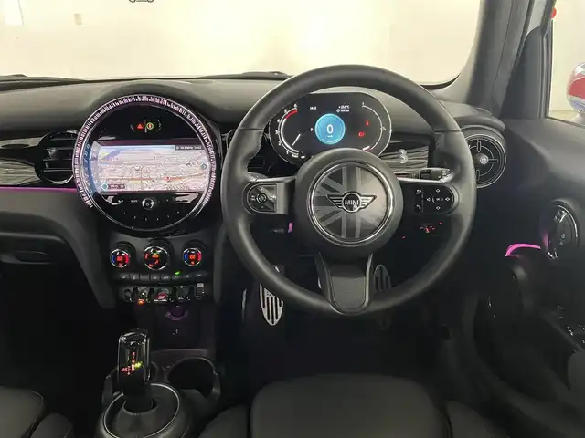 ＭＩＮＩ ＢＭＷ ミニ クーパー D ブリックレーンED 兵庫県 2022(令4)年 2.1万km ホワイト・シルバー 300台限定特別仕様車/純正ナビ/バックカメラ/ETC/レザーレットシート/シートヒーター/前後ドラレコ/コーナーセンサー/BT/USB