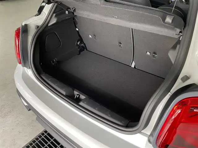 ＭＩＮＩ ＢＭＷ ミニ クーパー D ブリックレーンED 兵庫県 2022(令4)年 2.1万km ホワイト・シルバー 300台限定特別仕様車/純正ナビ/バックカメラ/ETC/レザーレットシート/シートヒーター/前後ドラレコ/コーナーセンサー/BT/USB