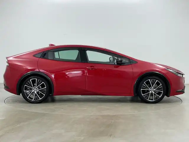 トヨタ プリウス Z 道央・札幌 2023(令5)年 0.7万km エモーショナルレッドⅡ ・純正メモリーナビ&フルセグ&BT&USB/・寒冷地仕様/・パワーバックドア/・パノラミックビューモニター/・トヨタセーフティセンス/・プリクラッシュセーフティ/・ブラインドスポットモニター/・レーダークルーズコントロール/・レーントレーシングアシスト/・レーンディパーチャーアラート/・ロードサインアシスト/・クリアランスソナー/・プロアクティブドライビングアシスト/・発信遅れ告知機能/・横滑り防止装置/・デジタルインナーミラー/・レザーシート/・前席シートヒーター/・前席シートベンチレーション/・D席パワーシート/・ステアリングヒーター/・革巻きステアリング/・ステアリングスイッチ/・AC100V/・プッシュスタート/・電格ミラー/・ドアバイザー/・純正フロアマット/・LEDヘッドライト/・オートマチックハイビーム/・オートライト/・ヘッドライトレベライザー/・スマートキー