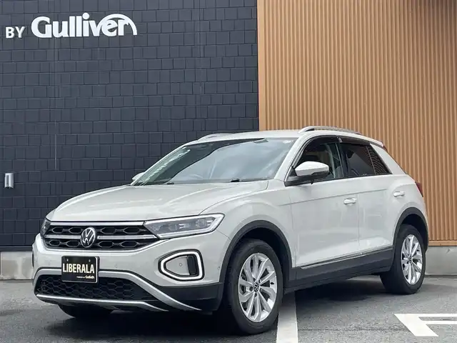 フォルクスワーゲン ＶＷ Ｔ－ロック TSI スタイル 埼玉県 2023(令5)年 2.6万km グレー 純正ナビ/・Bluetoothオーディオ/バックカメラ/ハーフレザーシート/パワーバックドア/アダプティブクルーズコントロール/レーンキープアシスト/純正AWホイール/純正フロアマット/ETC2.0/保証書/取扱説明書/スペアキー
