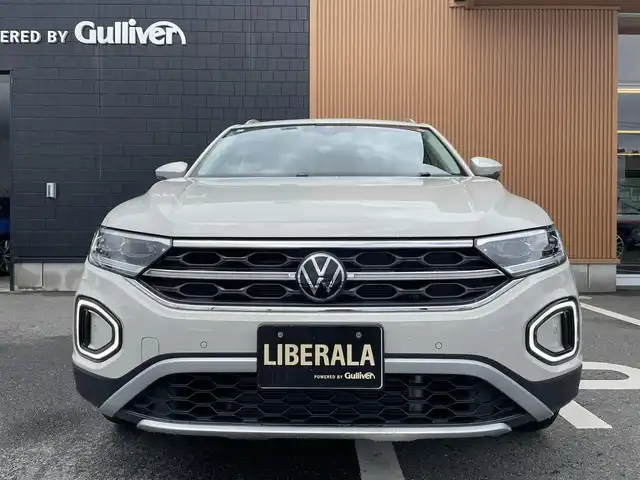 フォルクスワーゲン ＶＷ Ｔ－ロック TSI スタイル 埼玉県 2023(令5)年 2.6万km グレー 純正ナビ/・Bluetoothオーディオ/バックカメラ/ハーフレザーシート/パワーバックドア/アダプティブクルーズコントロール/レーンキープアシスト/純正AWホイール/純正フロアマット/ETC2.0/保証書/取扱説明書/スペアキー