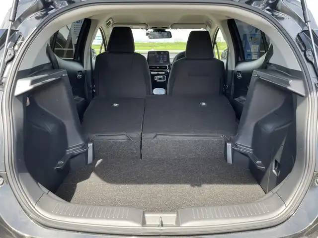 トヨタ アクア Z 佐賀県 2022(令4)年 1.7万km ブラックマイカ 純正10.5型ディスプレイオーディオ　/・USB BT AM FM/・Apple Car Play/Android Auto/バックカメラ /ETC/ミラー一体型ドライブレコーダー/革巻きステアリング/・ステアリングリモコン/スマートキー/・スペアキー×1本/LEDヘッドライト/・オートマチックハイビーム/純正15インチアルミホイール/純正フロアマット/トヨタセーフティセンス/・レーントレーシングアシスト【LTA】/・プリクラッシュセーフティ【PCS】/・クリアランスソナー/・パーキングサポートブレーキ【PKSB】/・ロードサインアシスト【RSA】
