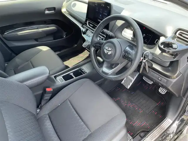 トヨタ アクア Z 佐賀県 2022(令4)年 1.7万km ブラックマイカ 純正10.5型ディスプレイオーディオ　/・USB BT AM FM/・Apple Car Play/Android Auto/バックカメラ /ETC/ミラー一体型ドライブレコーダー/革巻きステアリング/・ステアリングリモコン/スマートキー/・スペアキー×1本/LEDヘッドライト/・オートマチックハイビーム/純正15インチアルミホイール/純正フロアマット/トヨタセーフティセンス/・レーントレーシングアシスト【LTA】/・プリクラッシュセーフティ【PCS】/・クリアランスソナー/・パーキングサポートブレーキ【PKSB】/・ロードサインアシスト【RSA】