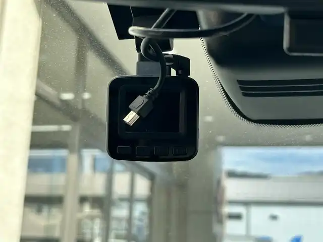 日産 セレナ 20X Sハイブリッド 大阪府 2014(平26)年 9万km ブリリアントホワイトパール 純正SDナビ/（CD・TV）/バックカメラ/衝突軽減防止システム/前後コーナーセンサー/レーンキープアシスト/両側パワースライドドア/純正ホイールキャップ/ビルトインETC/前後ドライブレコーダー