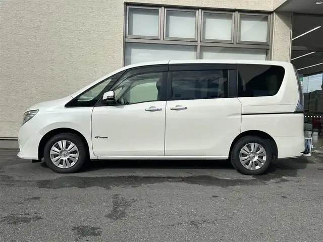 日産 セレナ 20X Sハイブリッド 大阪府 2014(平26)年 9万km ブリリアントホワイトパール 純正SDナビ/（CD・TV）/バックカメラ/衝突軽減防止システム/前後コーナーセンサー/レーンキープアシスト/両側パワースライドドア/純正ホイールキャップ/ビルトインETC/前後ドライブレコーダー