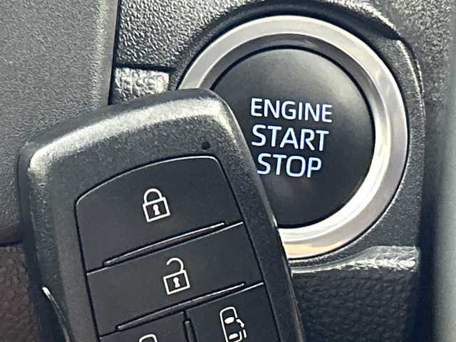 トヨタ シエンタ Z 三重県 2023(令5)年 2.5万km ブラック 禁煙車/純正7インチディスプレイオーディオ/・AppleCarPray/AndroidAuto/USB/Bluetooth/フルセグ/アラウンドビューモニター/ブラインドスポットモニター/純正ETC/社外前後ドライブレコーダー/オートハイビーム/両側パワースライドドア/コーナーセンサー