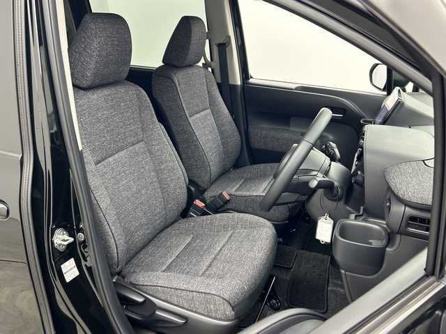 トヨタ シエンタ Z 三重県 2023(令5)年 2.5万km ブラック 禁煙車/純正7インチディスプレイオーディオ/・AppleCarPray/AndroidAuto/USB/Bluetooth/フルセグ/アラウンドビューモニター/ブラインドスポットモニター/純正ETC/社外前後ドライブレコーダー/オートハイビーム/両側パワースライドドア/コーナーセンサー