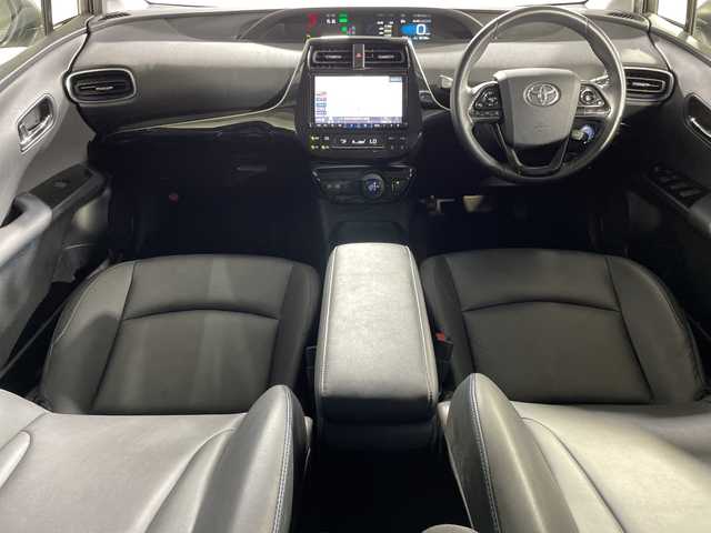 トヨタ プリウス Sツーリングセレクション 神奈川県 2020(令2)年 6.3万km ホワイトパールクリスタルシャイン トヨタセーフティセンス/社外9型ナビ/・BT/フルセグTV/CD/DVD/SD/USB/AM/FM/バックカメラ/モデリスタエアロ(F/S/R)/ビルトインETC/革巻きステアリング/ステアリングスイッチ/Autoライト/合皮シート/シートヒーター(D/N)/ECO/POWERモード/シートリフター/スマートキー/スペアキー/プッシュスタートボタン/LEDヘッドライト/フォグランプ/電動格納ミラー/ウィンカーミラー/純正フロアマット/純正ドアバイザー/純正アルミホイール