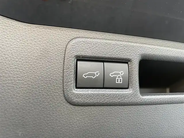 トヨタ ハリアー G 石川県 2020(令2)年 6.3万km プレシャスブラックパール 純正8型ディスプレイオーディオ/フルセグTV/ナビ/バックモニター/LEDヘッドライト/ビルトインETC/純正アルミホイール/パワーバックドア/ブラインドスポットモニター/デジタルミラー/ハーフレザーシート/トヨタセーフティセンス/レーダークルーズ/オートエアコン/オートライト/スマートキー/プッシュスタート