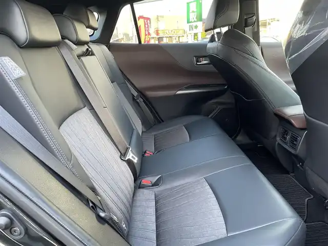 トヨタ ハリアー G 石川県 2020(令2)年 6.3万km プレシャスブラックパール 純正8型ディスプレイオーディオ/フルセグTV/ナビ/バックモニター/LEDヘッドライト/ビルトインETC/純正アルミホイール/パワーバックドア/ブラインドスポットモニター/デジタルミラー/ハーフレザーシート/トヨタセーフティセンス/レーダークルーズ/オートエアコン/オートライト/スマートキー/プッシュスタート