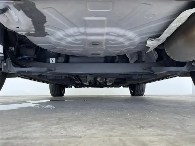 日産 キックス X 大分県 2021(令3)年 2.5万km ラディアントレッド/ピュアブラック 2トーン シルバースタイルパッケージ/・フロントアンダープロテクター/・サイドシルプロテクター/・リアアンダープロテクター/ルーフスポイラー/アラウンドビューモニター/デジタルインナーミラー /ナビ連動ドライブレコーダー（前方）/純正9型ナビ/【フルセグTV、DVD再生可、BT対応、USB】/TVキャンセラー（スイッチタイプ）/ステアリングスイッチ/ETC/ハーフレザーシート/・前席シートヒーター/電動パーキング/オートホールド機能/ステアリングヒーター/横滑り防止装置/電動格納ミラー/純正フロアマット/オートライト/LEDヘッドライト/フォグランプ/コーナーセンサー/純正17インチアルミホイール/保証書、取説