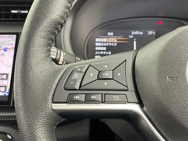 日産 キックス X 大分県 2021(令3)年 2.5万km ラディアントレッド/ピュアブラック 2トーン シルバースタイルパッケージ/・フロントアンダープロテクター/・サイドシルプロテクター/・リアアンダープロテクター/ルーフスポイラー/アラウンドビューモニター/デジタルインナーミラー /ナビ連動ドライブレコーダー（前方）/純正9型ナビ/【フルセグTV、DVD再生可、BT対応、USB】/TVキャンセラー（スイッチタイプ）/ステアリングスイッチ/ETC/ハーフレザーシート/・前席シートヒーター/電動パーキング/オートホールド機能/ステアリングヒーター/横滑り防止装置/電動格納ミラー/純正フロアマット/オートライト/LEDヘッドライト/フォグランプ/コーナーセンサー/純正17インチアルミホイール/保証書、取説