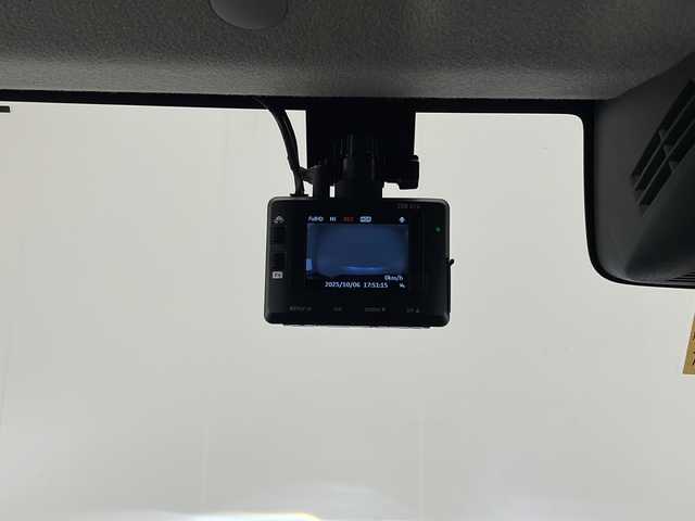 スズキ ジムニー XC 宮崎県 2022(令4)年 3.9万km ジャングルグリーン 禁煙車/衝突被害軽減ブレーキ/社外ナビTV/（ストラーダ/CN-HE01D/CD/Bluetooth/フルセグTV)/社外バックカメラ/社外ETC/社外前後ドライブレコーダー/純正16インチアルミ/純正セキュリティアラーム/純正シートカバー/純正LEDオートライト/純正フォグ/純正フロアマット/クルーズコントロール/オートマチックハイビーム/レーンディパーチャーアラート/ダウンヒルアシストコントロール/前席シートヒーター/オートエアコン/本革巻ハンドル/スマートキー/プッシュエンジンスタート/新車時保証書/取扱い説明書