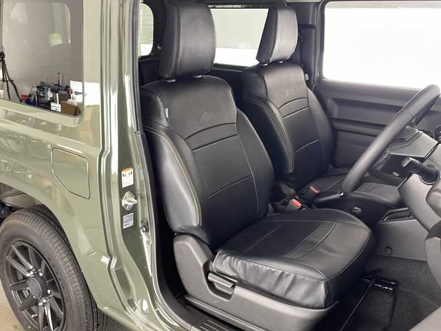 スズキ ジムニー XC 宮崎県 2022(令4)年 3.9万km ジャングルグリーン 禁煙車/衝突被害軽減ブレーキ/社外ナビTV/（ストラーダ/CN-HE01D/CD/Bluetooth/フルセグTV)/社外バックカメラ/社外ETC/社外前後ドライブレコーダー/純正16インチアルミ/純正セキュリティアラーム/純正シートカバー/純正LEDオートライト/純正フォグ/純正フロアマット/クルーズコントロール/オートマチックハイビーム/レーンディパーチャーアラート/ダウンヒルアシストコントロール/前席シートヒーター/オートエアコン/本革巻ハンドル/スマートキー/プッシュエンジンスタート/新車時保証書/取扱い説明書