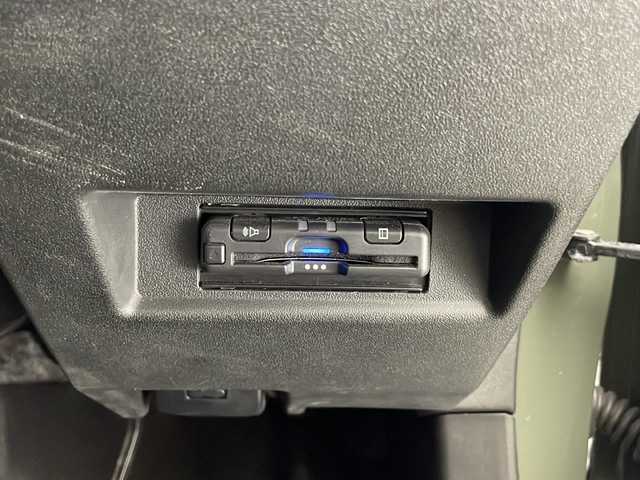 スズキ ジムニー XC 宮崎県 2022(令4)年 3.9万km ジャングルグリーン 禁煙車/衝突被害軽減ブレーキ/社外ナビTV/（ストラーダ/CN-HE01D/CD/Bluetooth/フルセグTV)/社外バックカメラ/社外ETC/社外前後ドライブレコーダー/純正16インチアルミ/純正セキュリティアラーム/純正シートカバー/純正LEDオートライト/純正フォグ/純正フロアマット/クルーズコントロール/オートマチックハイビーム/レーンディパーチャーアラート/ダウンヒルアシストコントロール/前席シートヒーター/オートエアコン/本革巻ハンドル/スマートキー/プッシュエンジンスタート/新車時保証書/取扱い説明書