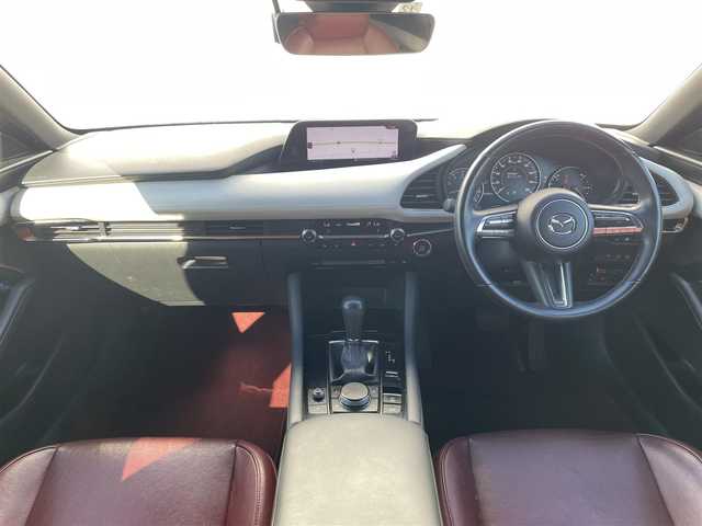 マツダ マツダ３ファストバック 15S 100周年特別記念車 群馬県 2020(令2)年 4.8万km ソウルレッドクリスタルM ワンオーナー/純正SDナビ/（フルセグTV/AM/FM/Bluetooth/CD/DVD/USB// HDMI）/プレミアムサウンド(BOSE)/i-ACTIVSENSE/・衝突ブレーキ/・レーンキープ/・ブラインドスポットモニター/・オートクルーズコントロール/360°カメラ/Wエアバッグ/プッシュスタート/アイドリングストップ/電子パーキングブレーキ/ブレーキオートホールド/D席シートメモリー付きパワーシート/D+N席シートヒーター/パドルシフト/ステアリングスイッチ/ステアリングヒーター/スポーツモード/オートライト/LEDヘッドライト/オートハイビーム/コーナーセンサー/純正18インチアルミホイール/純正フロアマット/純正ETC/スペアキー×1/新車保証書/取扱説明書/記録簿